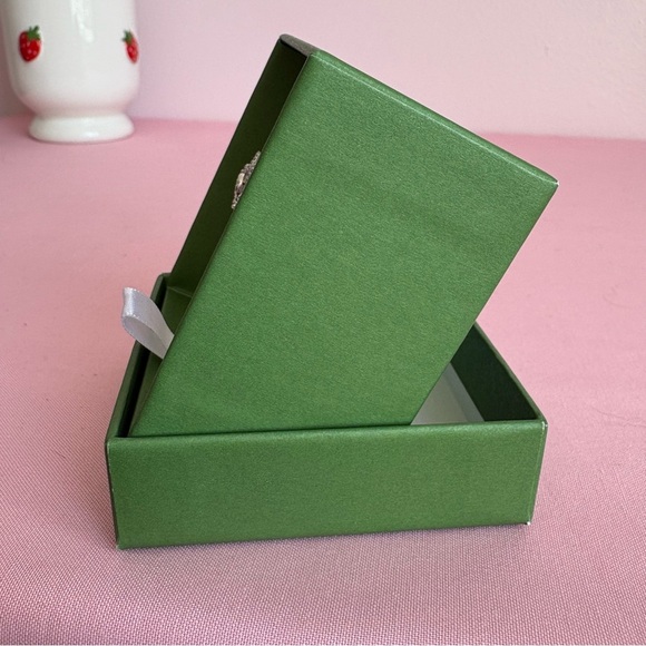 Kate Spade Sparkling Silver Cubic Zirconia Bow Stud Earrings NWT - Picture 3 of 5